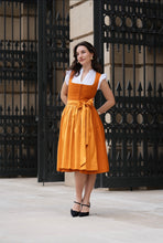 Laden Sie das Bild in den Galerie-Viewer, Dirndl Jaipure Orange
