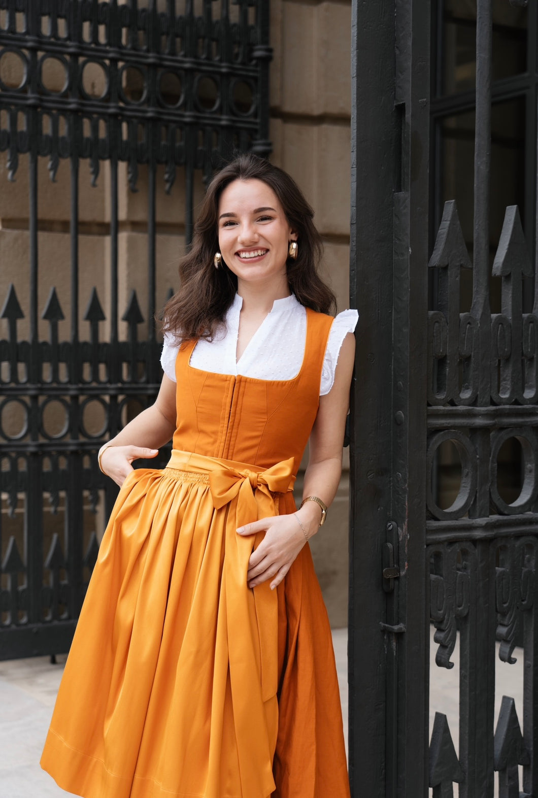 Dirndl Jaipure Orange Detail
