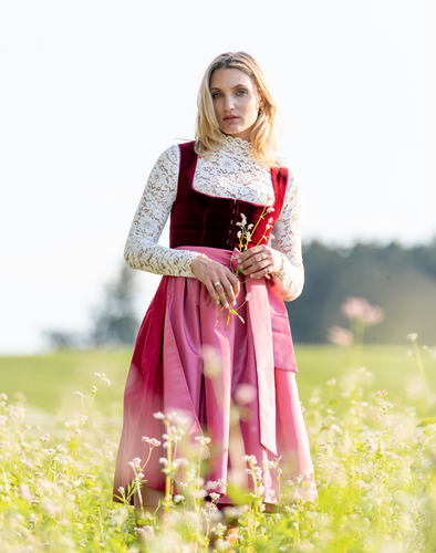 Dirndl Rom Rot