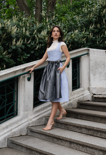 Dirndl Seide Geneva Hellblau Grau